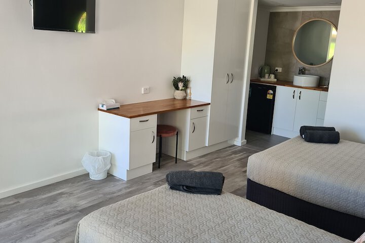 Room 4 of 36