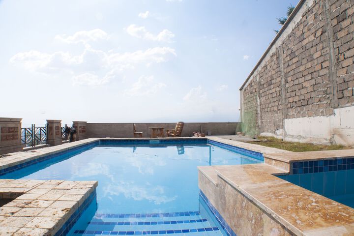 Pool 39 of 60