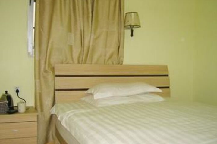 Room 28 of 59