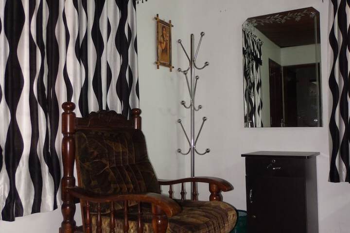 Room 22 of 102