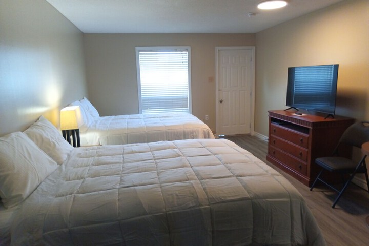 Comfort Double Room 2 Queen Beds Balcony (8 of 11)