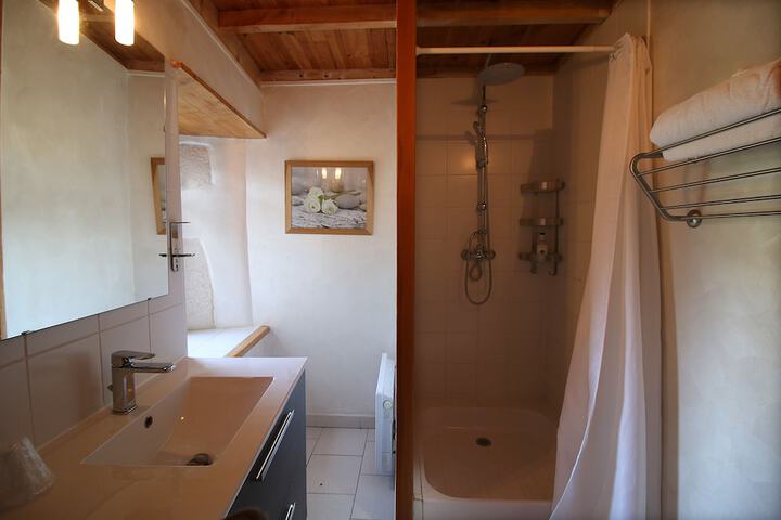 Room 44 of 48