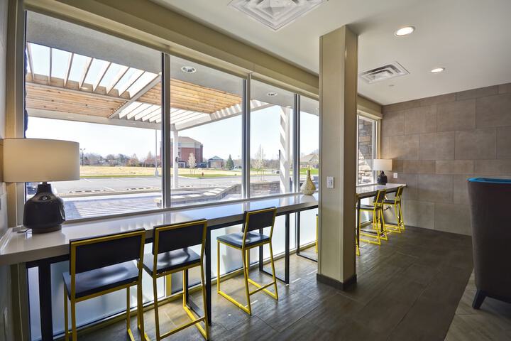Lobby lounge