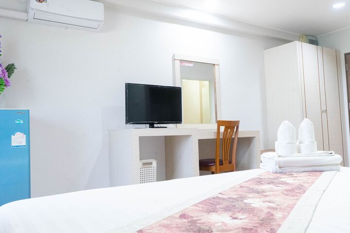 Room 16 of 20