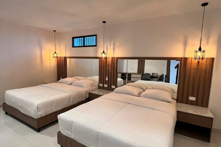 Room 4 of 6