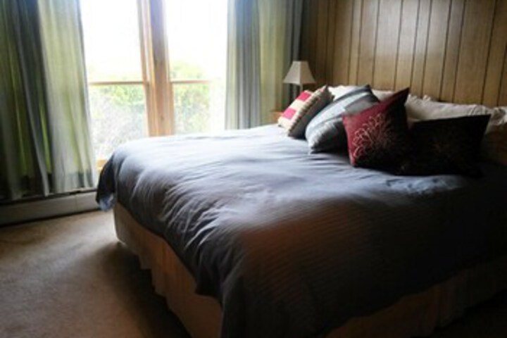 Room 9 of 14