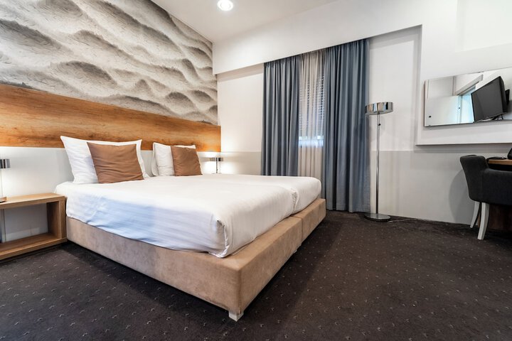 Room 30 of 81