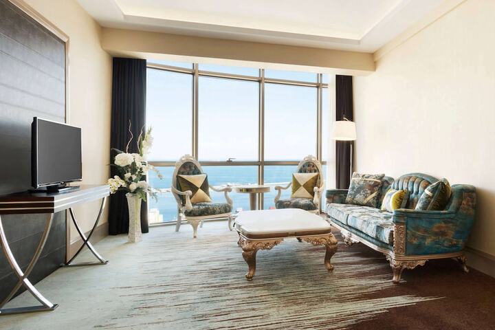 Room 14 of 50