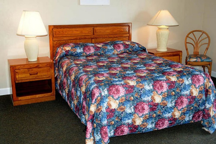Room 4 of 38