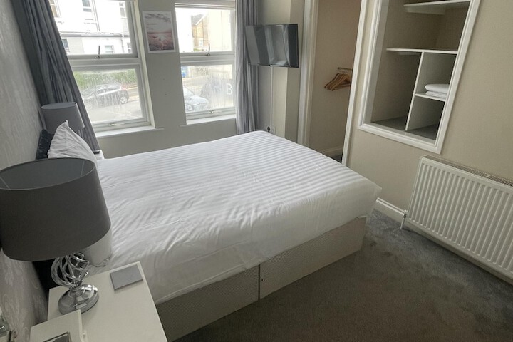 Room 21 of 193