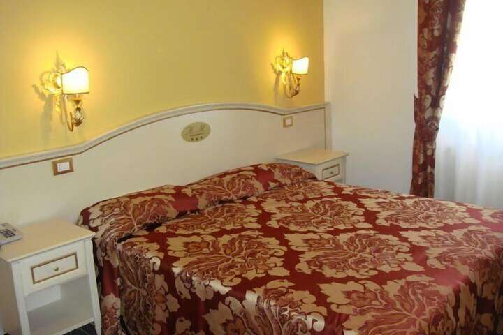 Room 12 of 61