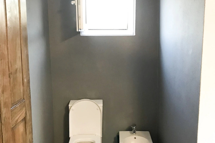 Room 8 of 18