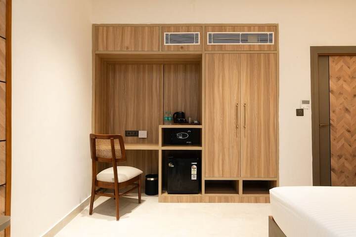 Room 7 of 42