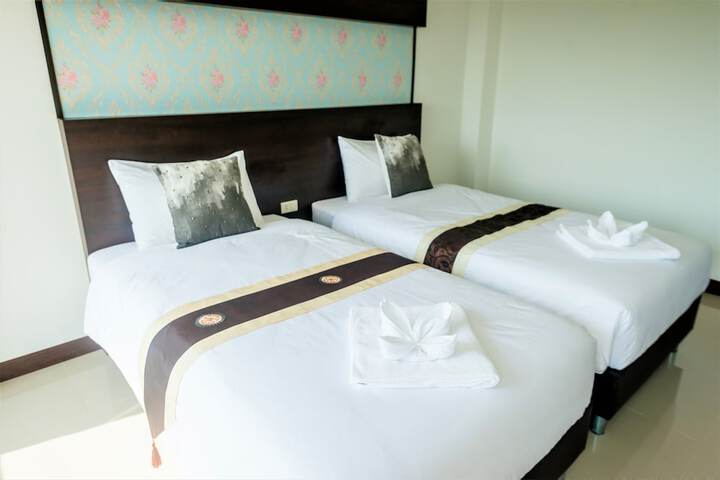Room 11 of 29