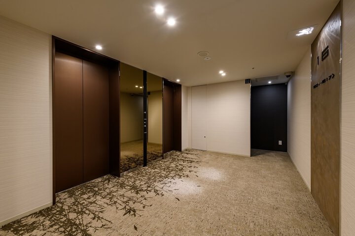 Ballroom/Hall 32 of 35
