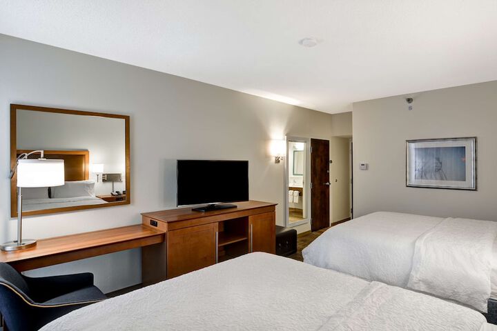 1 Queen Bed | Refrigerator (4 of 11)