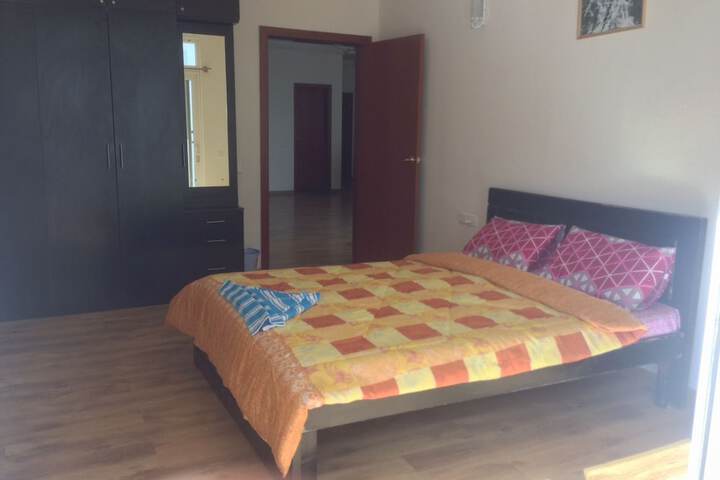 Room 7 of 36