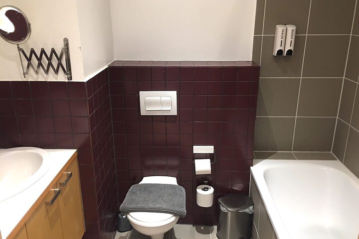 Room 61 of 76