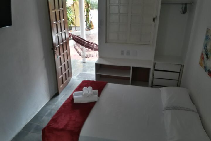 Room 27 of 33