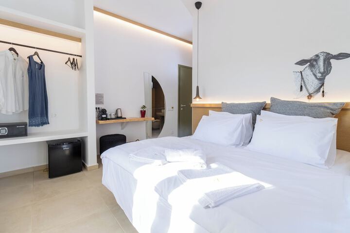 Room 3 of 71