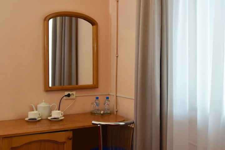 Room 8 of 42