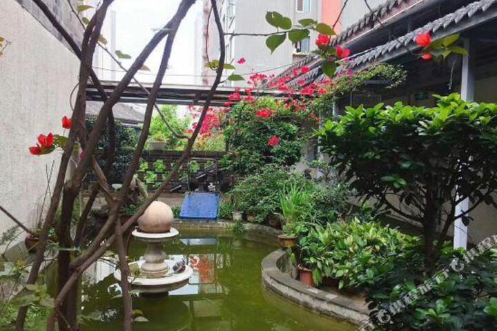 Red Lion Hotel