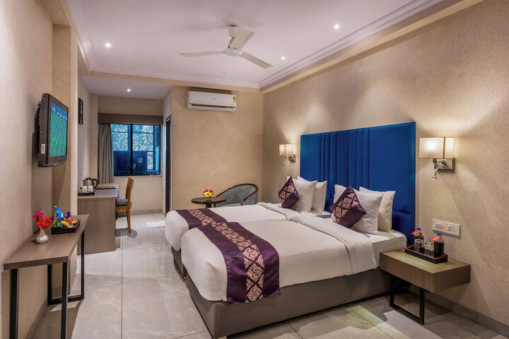Room 4 of 20