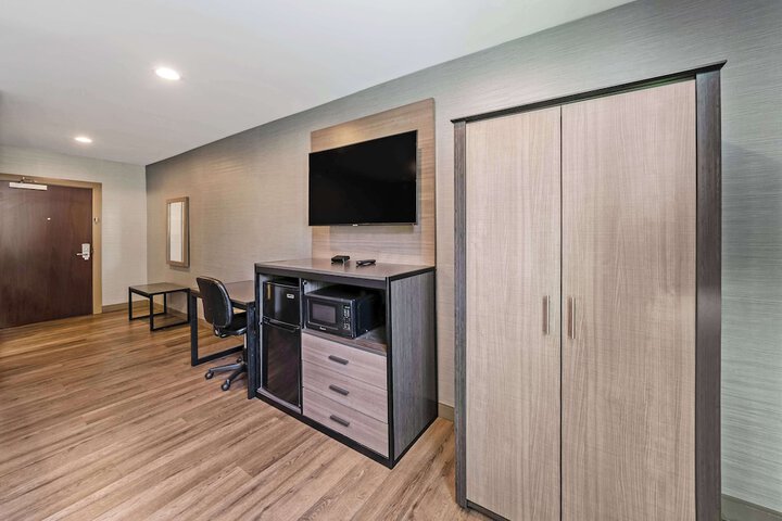 Quadruple 2 Double Beds (6 of 7)