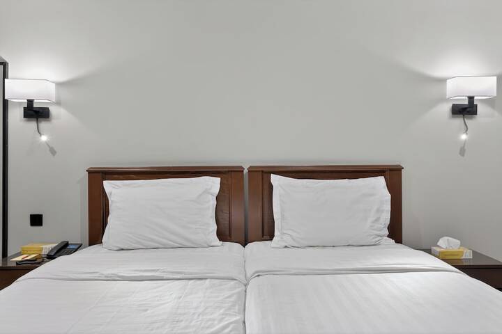Room 5 of 6