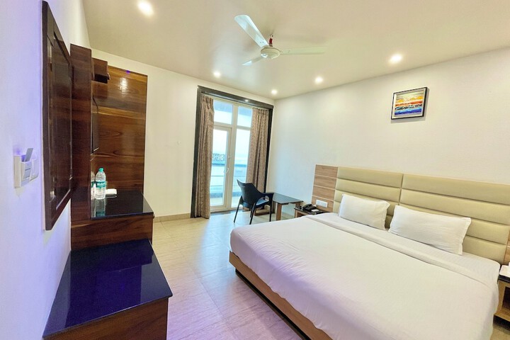 Room 2 of 52