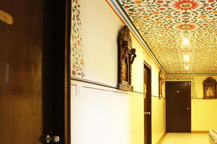 Ballroom/Hall 17 of 19