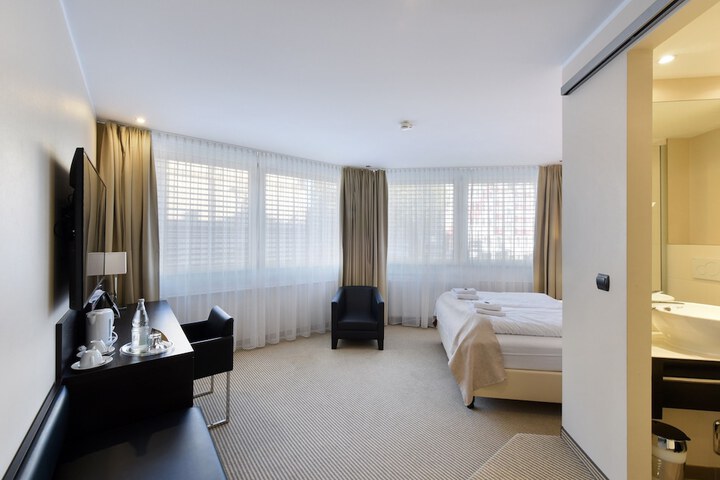 Room 15 of 45