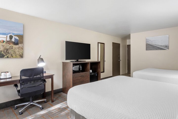 Room 42 of 75