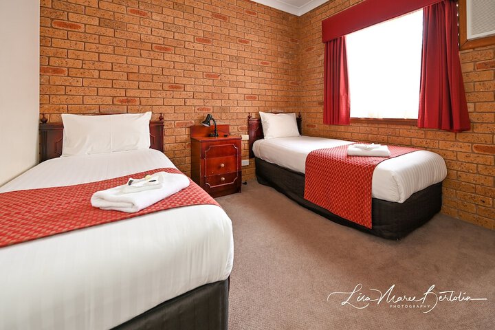 Room 8 of 32