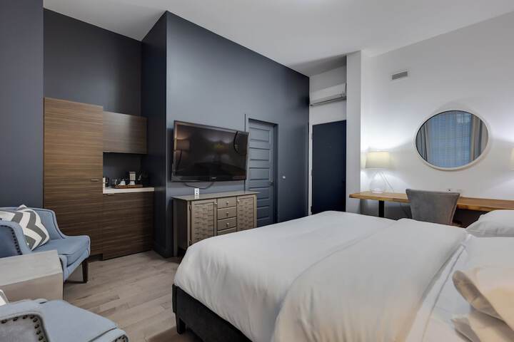 Room 27 of 53