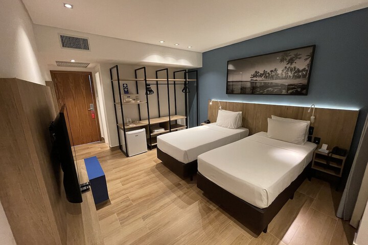 Room 12 of 64