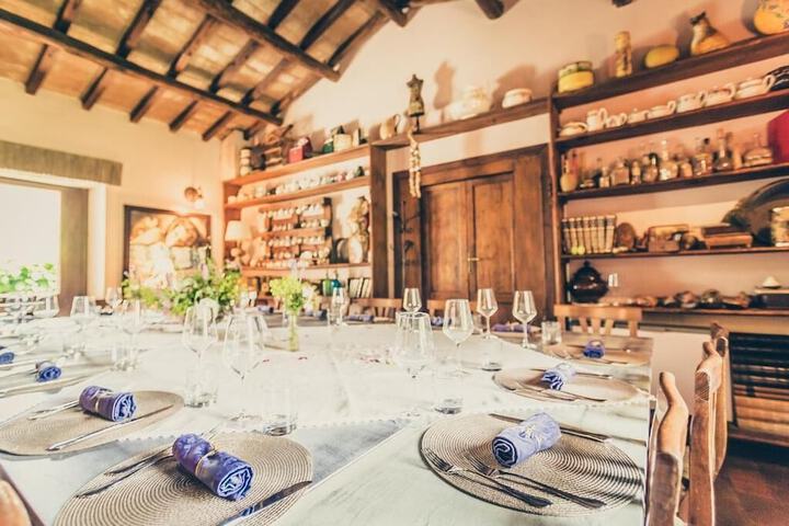 Dining 7 of 8