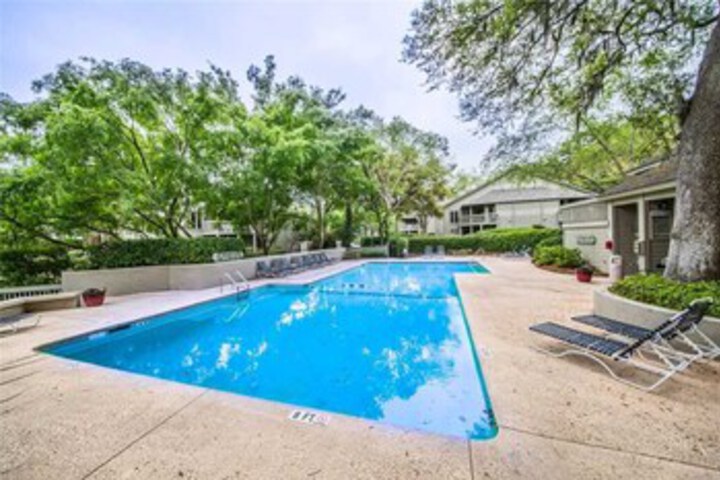 Pool 12 of 32
