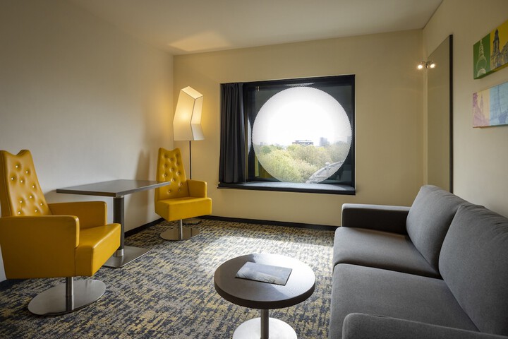 Room 12 of 52