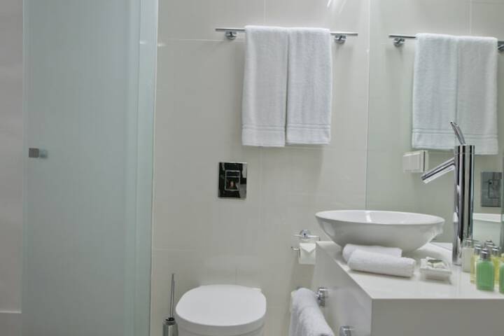 Room 53 of 82