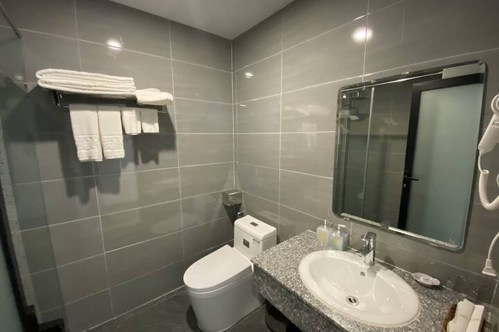 Room 14 of 17