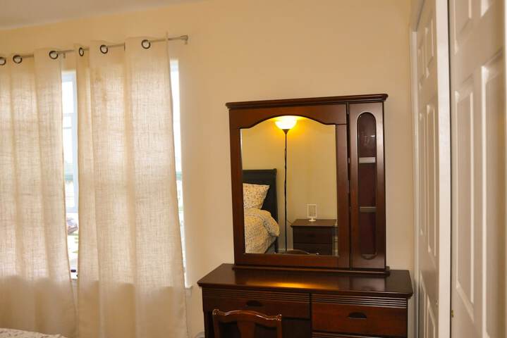Room 4 of 23