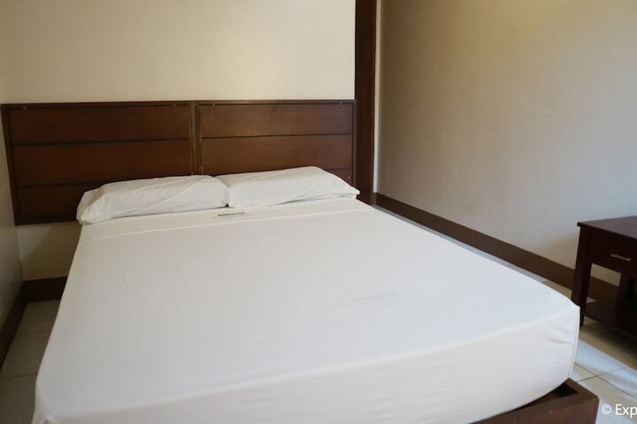 Room 9 of 19