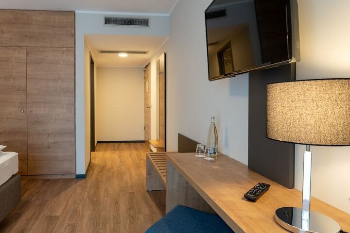 Room 45 of 65