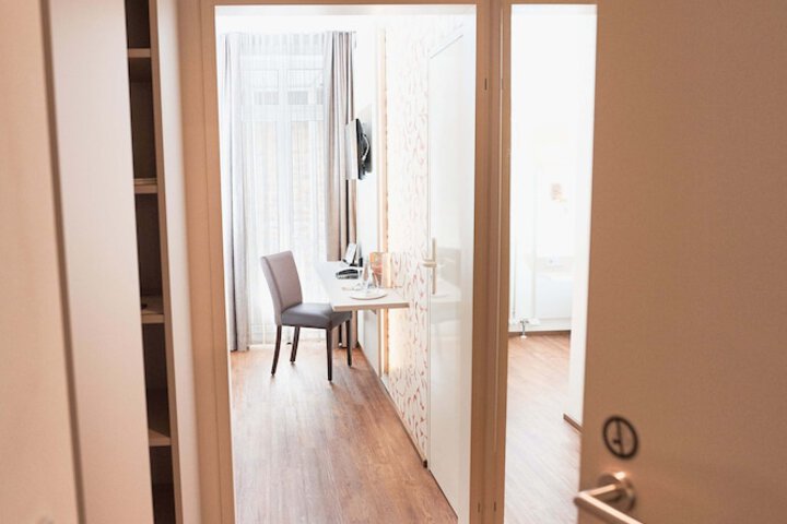 Room 43 of 94