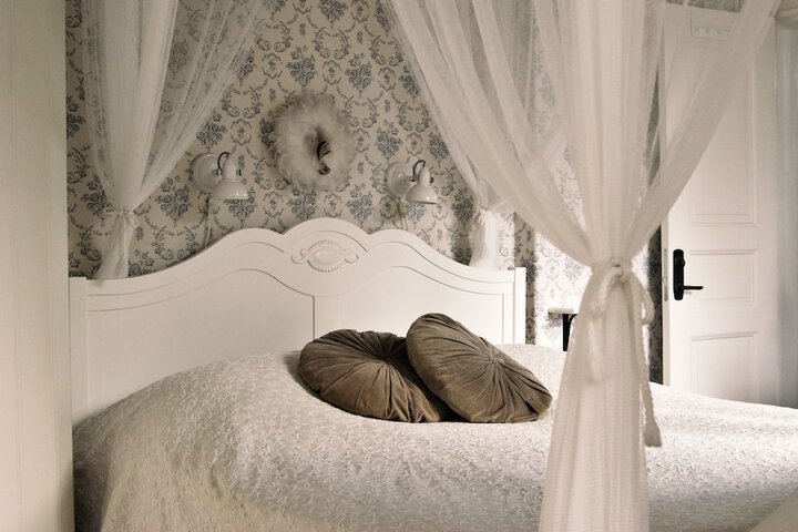 Room 26 of 40
