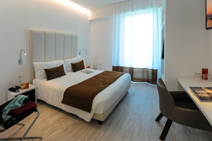 Room 34 of 85
