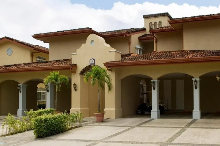 Colina 4E 2 bdr 2 Bath