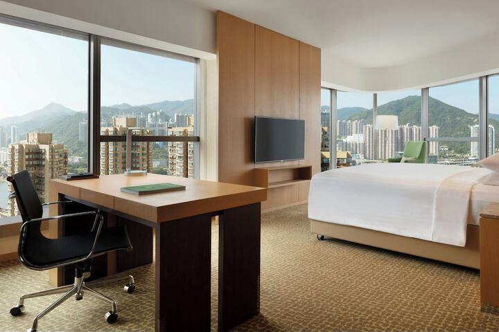 Room 13 of 48