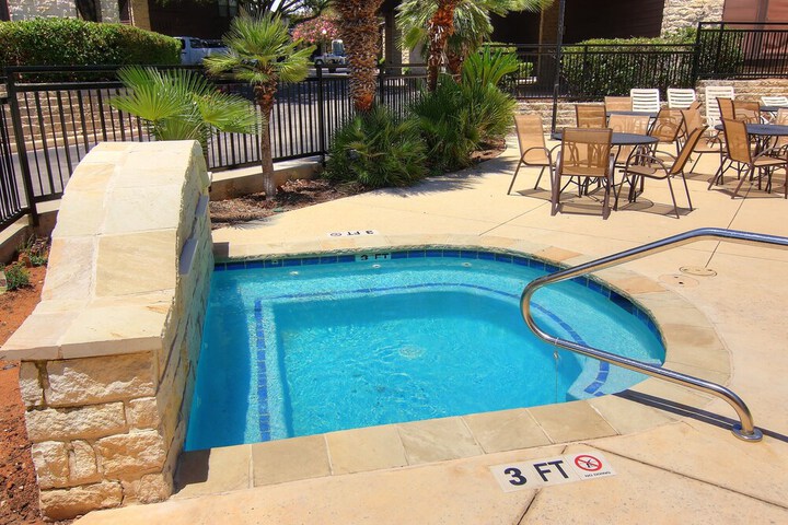 Pool 17 of 43